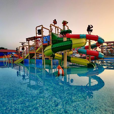 Wet N Wild Water Park & Resort Mendarda Exteriör bild