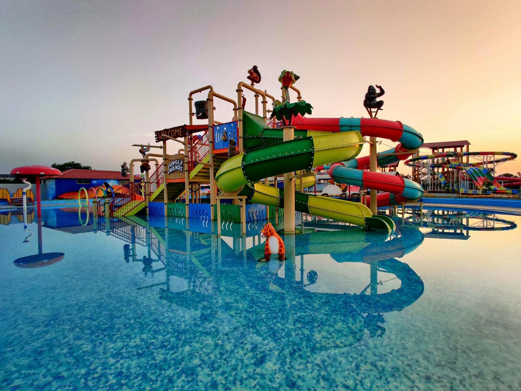 Wet N Wild Water Park & Resort Mendarda Exteriör bild