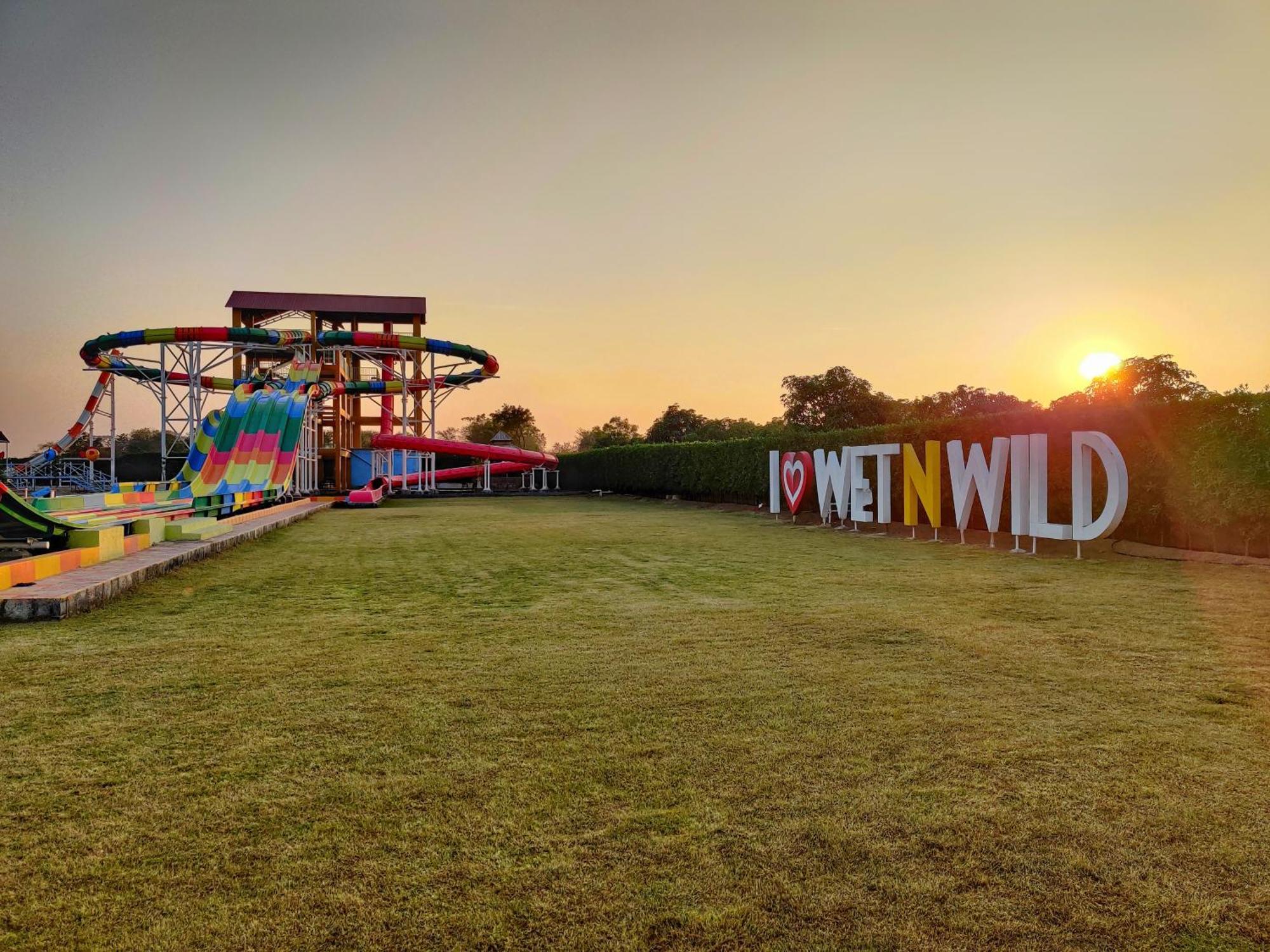 Wet N Wild Water Park & Resort Mendarda Exteriör bild